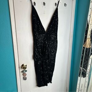 Pretty little things sequence midi deep V neck 
Cocktail Party night club